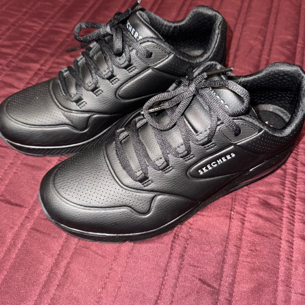 Skechers Black Sneakers with Low-Top Design and Smooth Upper